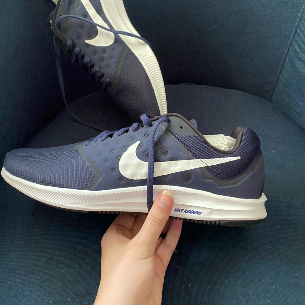BRAND NEW NIKE SHOES
